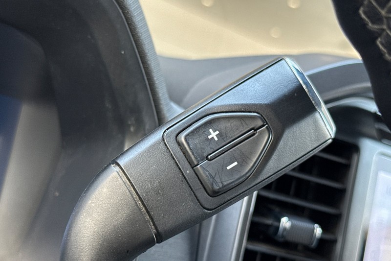 Ford F-150 Vehicle Full-screen Gallery Image 32