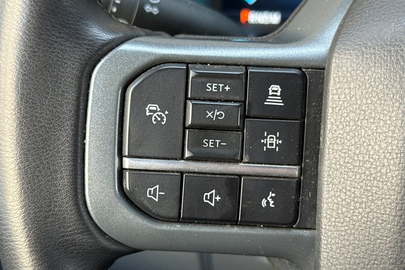 Ford F-150 Vehicle Full-screen Gallery Image 35