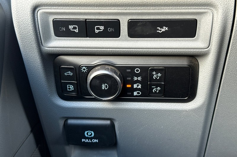 Ford F-150 Vehicle Full-screen Gallery Image 39