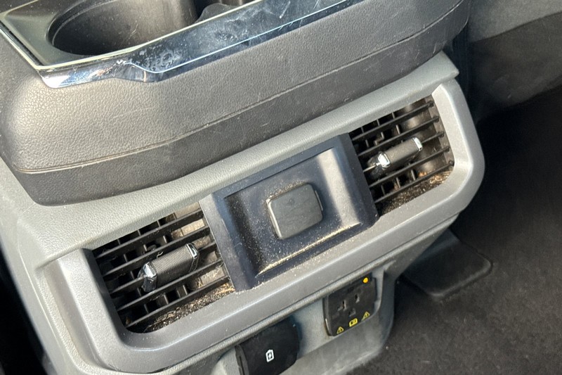 Ford F-150 Vehicle Full-screen Gallery Image 40