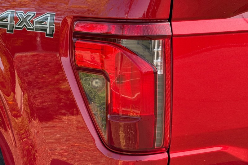 Ford F-150 Vehicle Full-screen Gallery Image 46