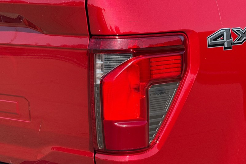 Ford F-150 Vehicle Full-screen Gallery Image 48