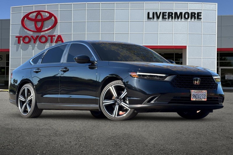 Honda Accord Hybrid Vehicle Full-screen Gallery Image 02