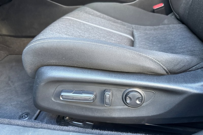 Honda Accord Hybrid Vehicle Full-screen Gallery Image 13