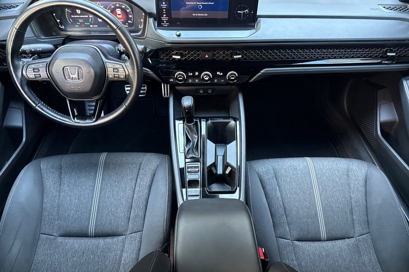 Honda Accord Hybrid Vehicle Full-screen Gallery Image 15