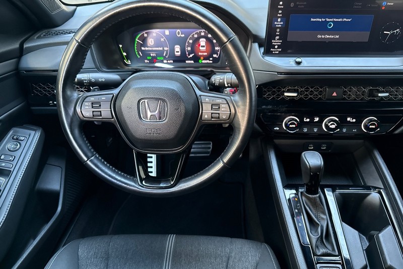 Honda Accord Hybrid Vehicle Full-screen Gallery Image 16