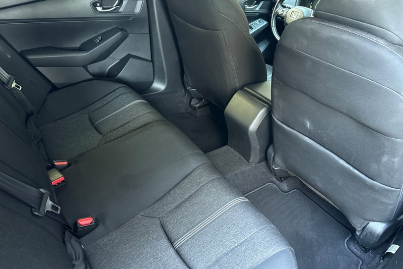 Honda Accord Hybrid Vehicle Full-screen Gallery Image 17