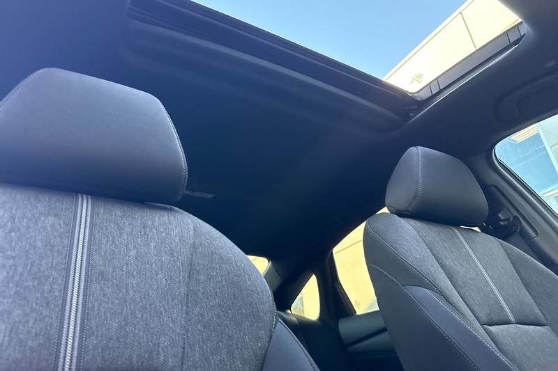 Honda Accord Hybrid Vehicle Full-screen Gallery Image 19