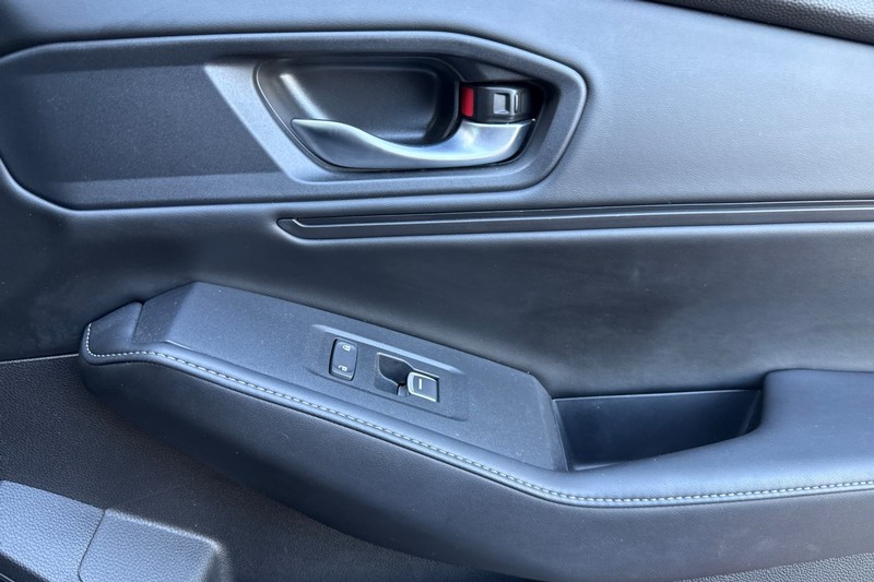 Honda Accord Hybrid Vehicle Full-screen Gallery Image 20