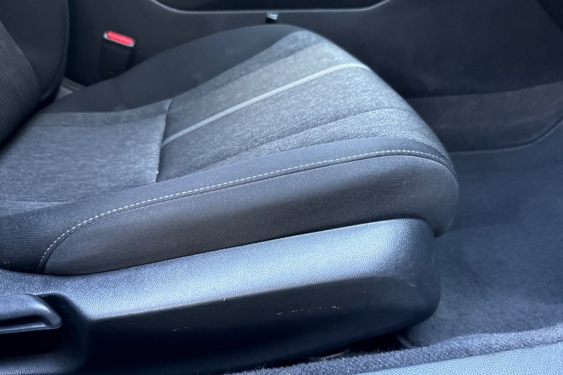 Honda Accord Hybrid Vehicle Full-screen Gallery Image 22