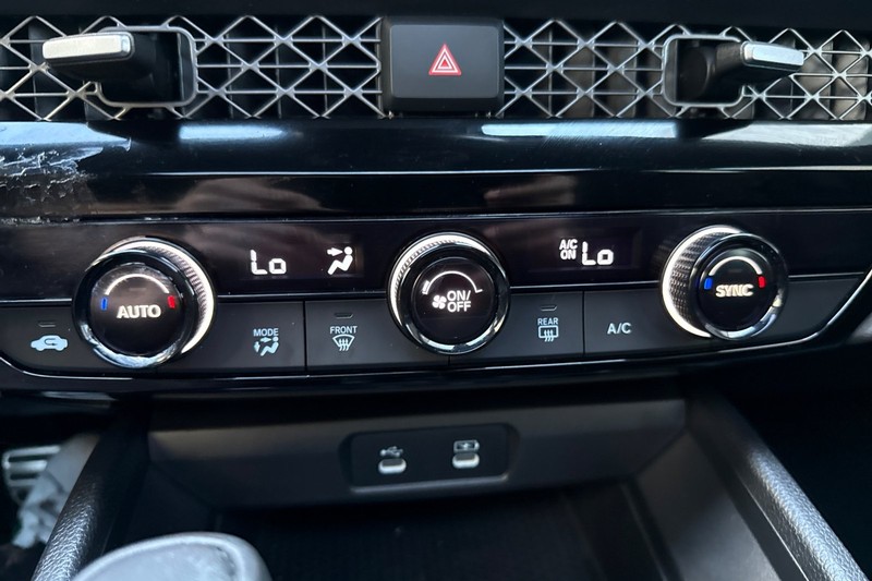 Honda Accord Hybrid Vehicle Full-screen Gallery Image 27