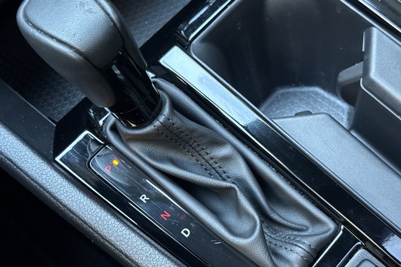 Honda Accord Hybrid Vehicle Full-screen Gallery Image 32