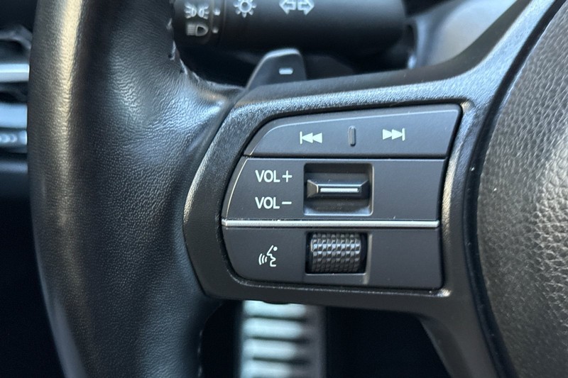 Honda Accord Hybrid Vehicle Full-screen Gallery Image 35