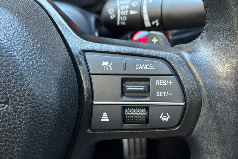 Honda Accord Hybrid Vehicle Full-screen Gallery Image 37