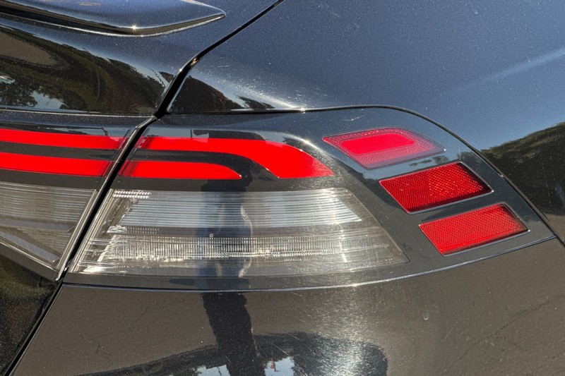 Honda Accord Hybrid Vehicle Full-screen Gallery Image 48