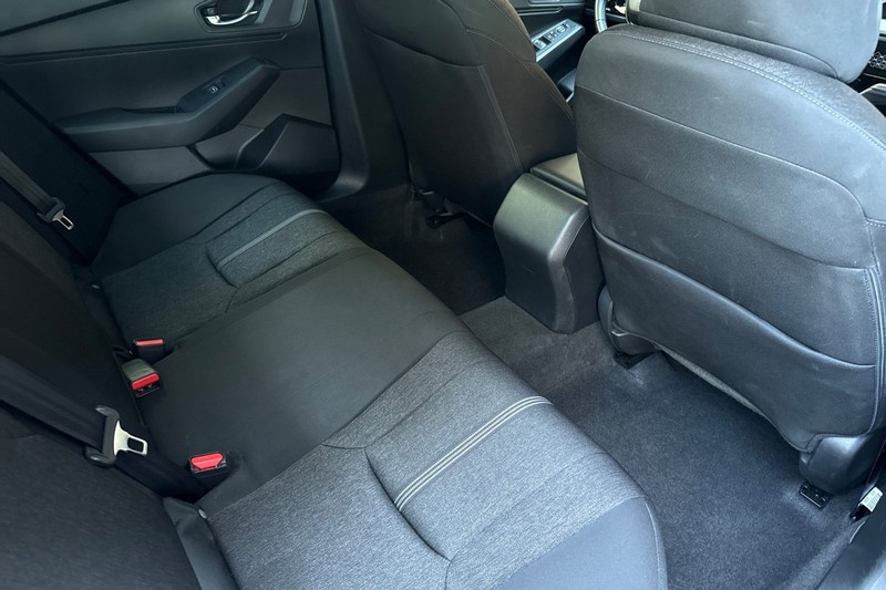 Honda Accord Hybrid Vehicle Full-screen Gallery Image 17