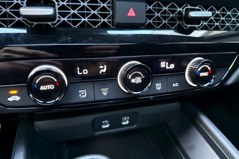 Honda Accord Hybrid Vehicle Full-screen Gallery Image 27