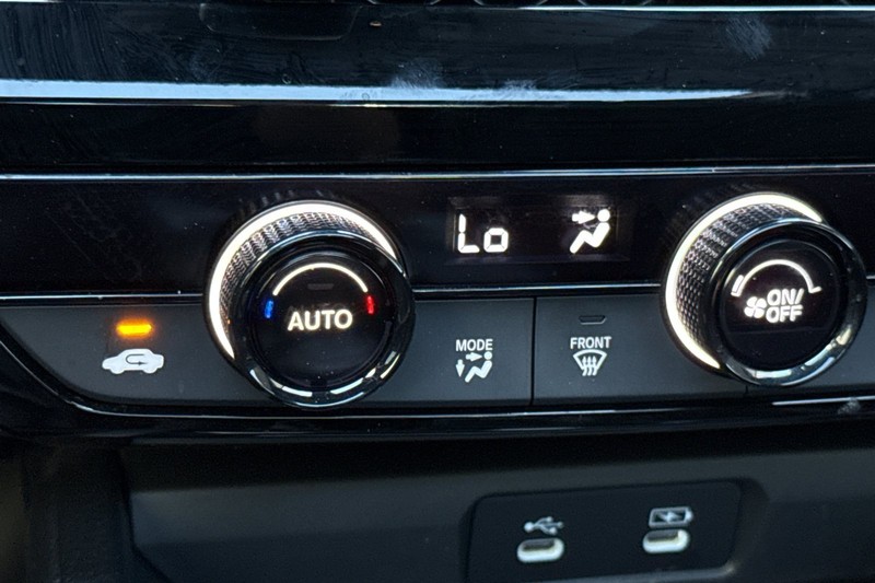 Honda Accord Hybrid Vehicle Full-screen Gallery Image 28