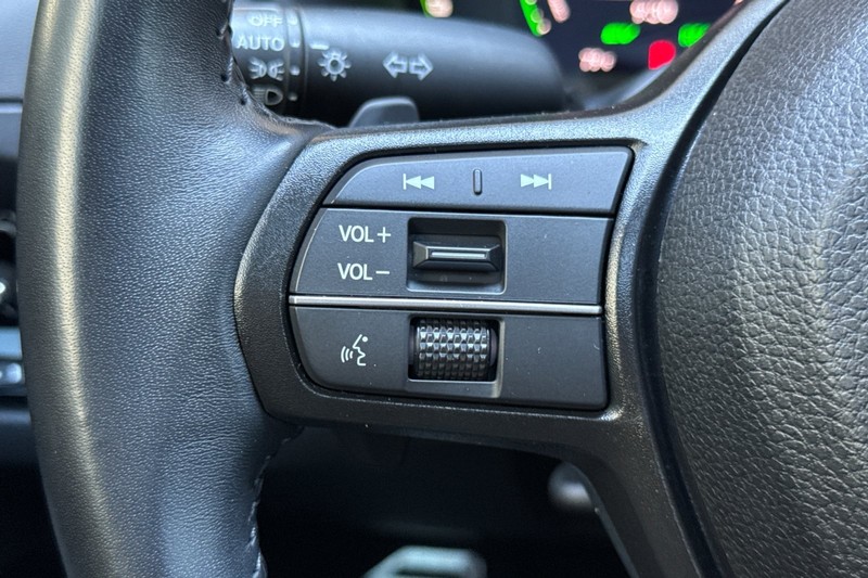 Honda Accord Hybrid Vehicle Full-screen Gallery Image 35