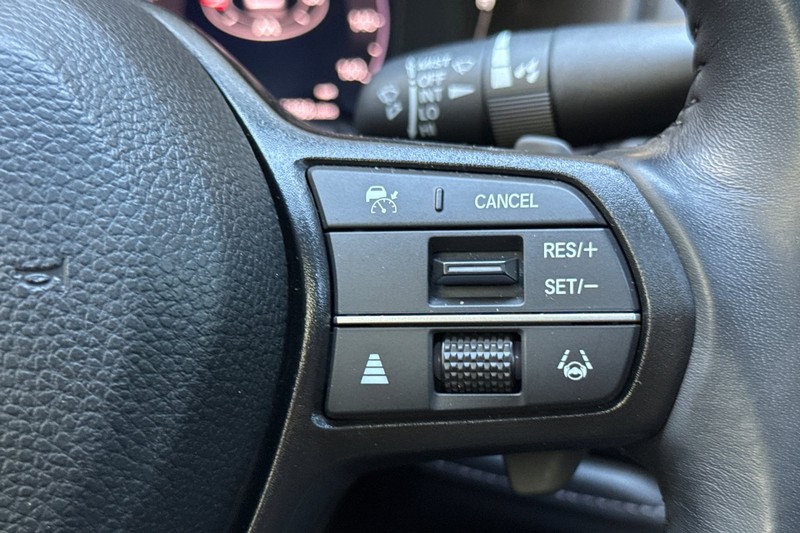 Honda Accord Hybrid Vehicle Full-screen Gallery Image 36