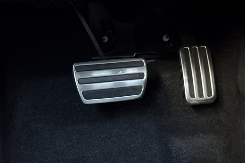 Honda Accord Hybrid Vehicle Full-screen Gallery Image 41