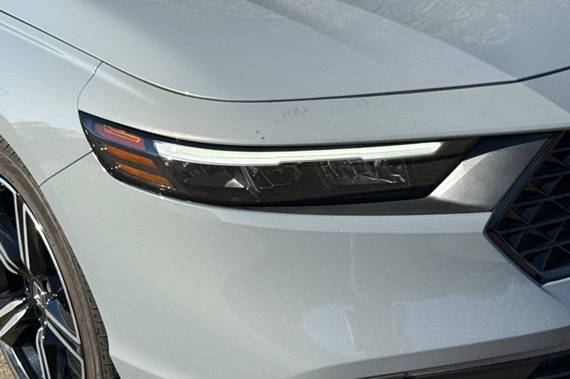 Honda Accord Hybrid Vehicle Full-screen Gallery Image 43