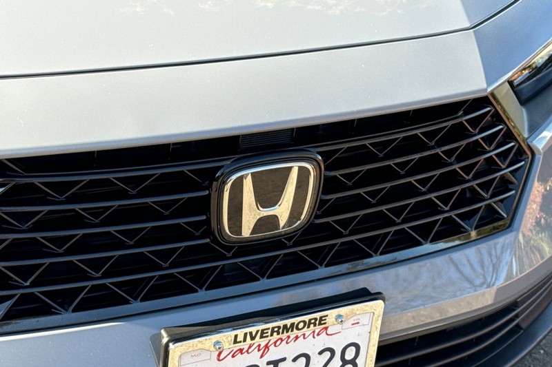 Honda Accord Hybrid Vehicle Full-screen Gallery Image 44