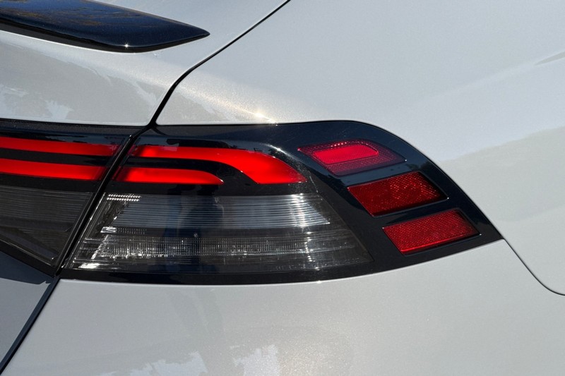 Honda Accord Hybrid Vehicle Full-screen Gallery Image 47