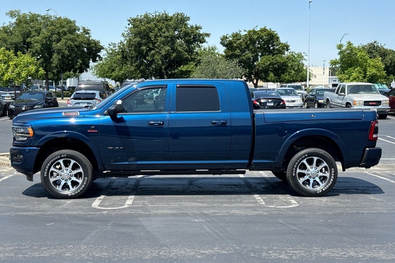 Ram 3500 Vehicle Full-screen Gallery Image 07