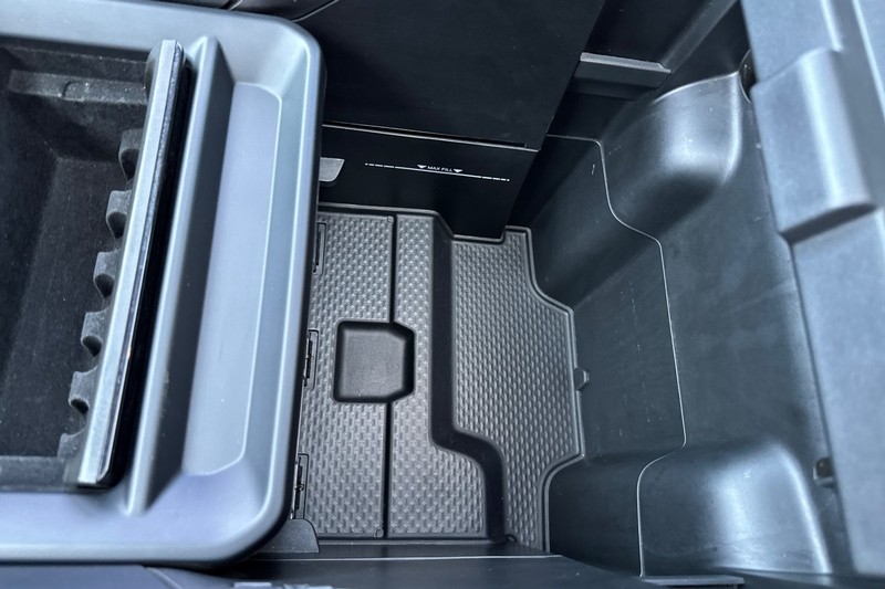 Ram 3500 Vehicle Full-screen Gallery Image 32