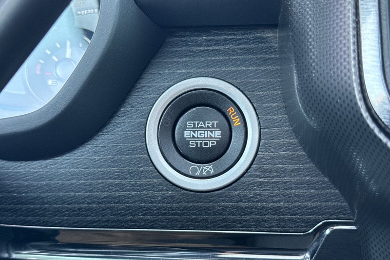 Ram 3500 Vehicle Full-screen Gallery Image 34