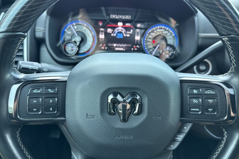 Ram 3500 Vehicle Full-screen Gallery Image 35