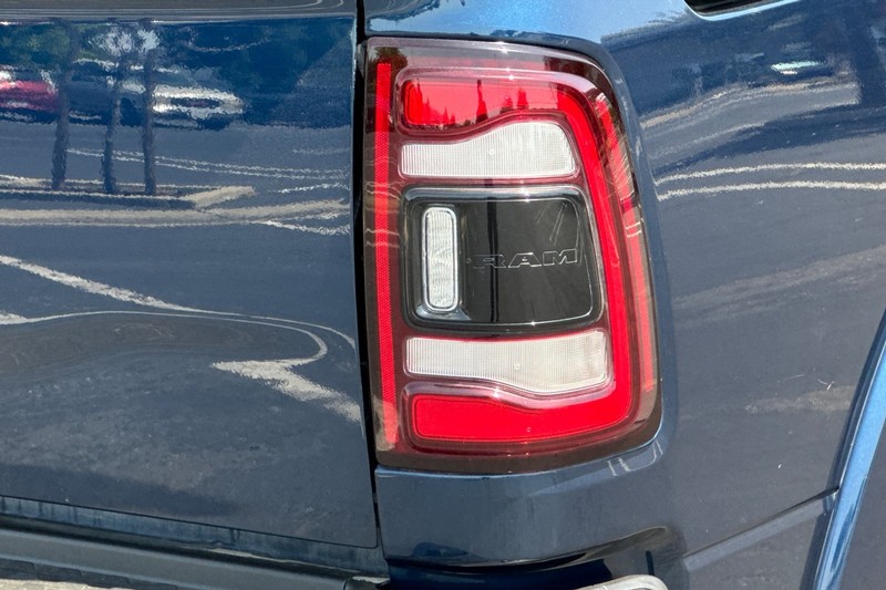 Ram 3500 Vehicle Full-screen Gallery Image 44