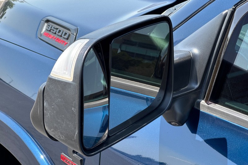 Ram 3500 Vehicle Full-screen Gallery Image 48