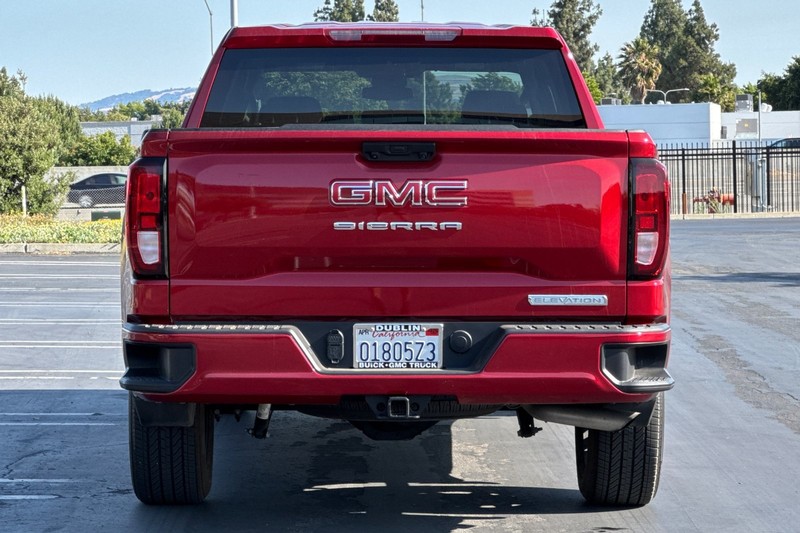 GMC Sierra 1500 Vehicle Full-screen Gallery Image 05