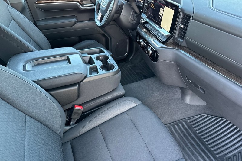 GMC Sierra 1500 Vehicle Full-screen Gallery Image 19