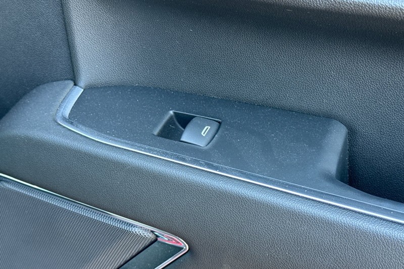 GMC Sierra 1500 Vehicle Full-screen Gallery Image 22