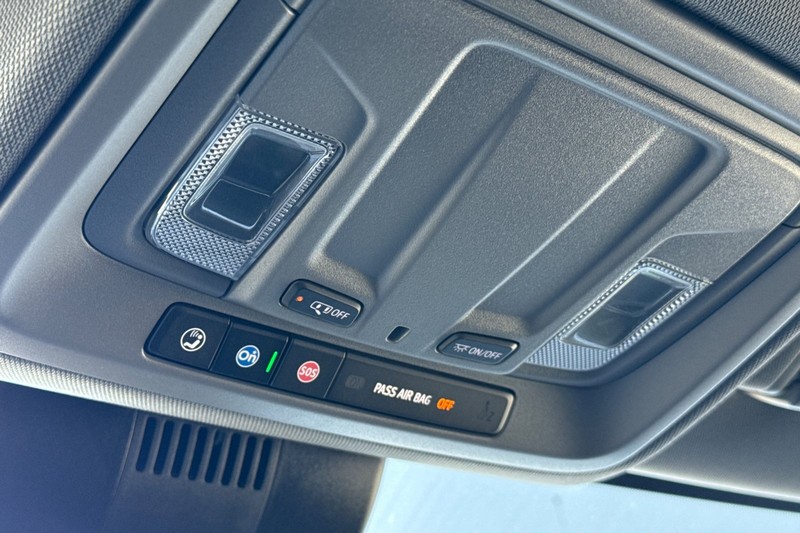 GMC Sierra 1500 Vehicle Full-screen Gallery Image 24