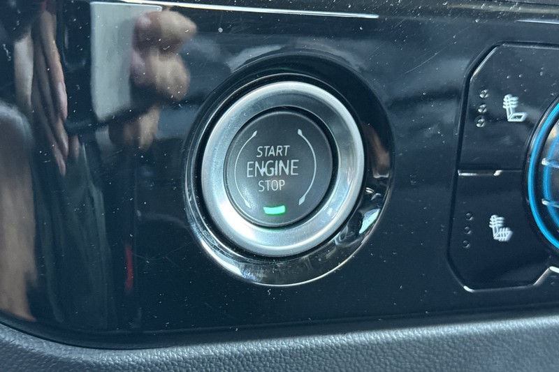 GMC Sierra 1500 Vehicle Full-screen Gallery Image 34