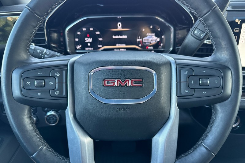 GMC Sierra 1500 Vehicle Full-screen Gallery Image 35