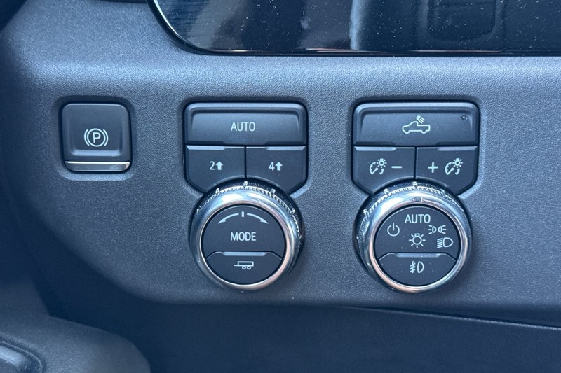 GMC Sierra 1500 Vehicle Full-screen Gallery Image 41