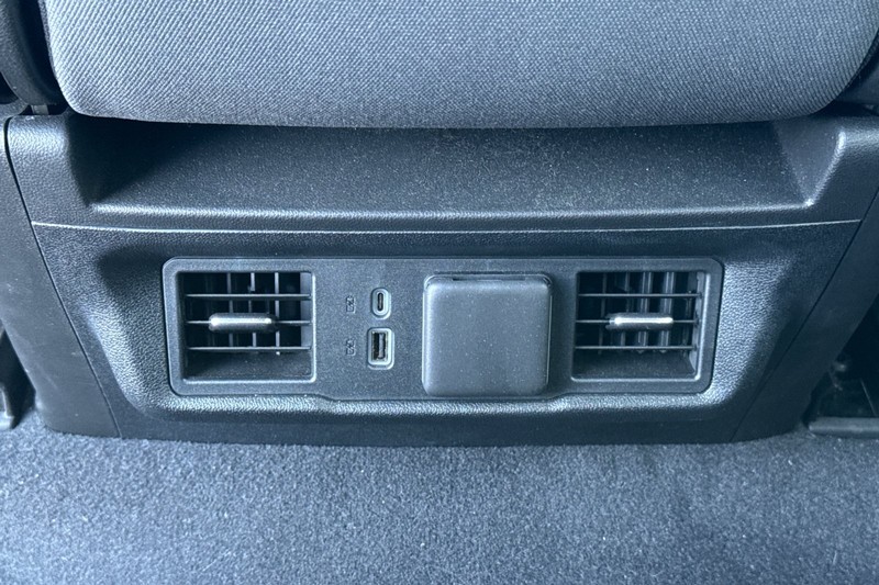 GMC Sierra 1500 Vehicle Full-screen Gallery Image 42