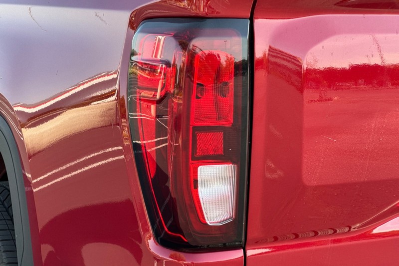 GMC Sierra 1500 Vehicle Full-screen Gallery Image 47