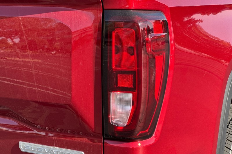 GMC Sierra 1500 Vehicle Full-screen Gallery Image 49