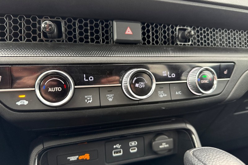 Honda CR-V Vehicle Full-screen Gallery Image 28