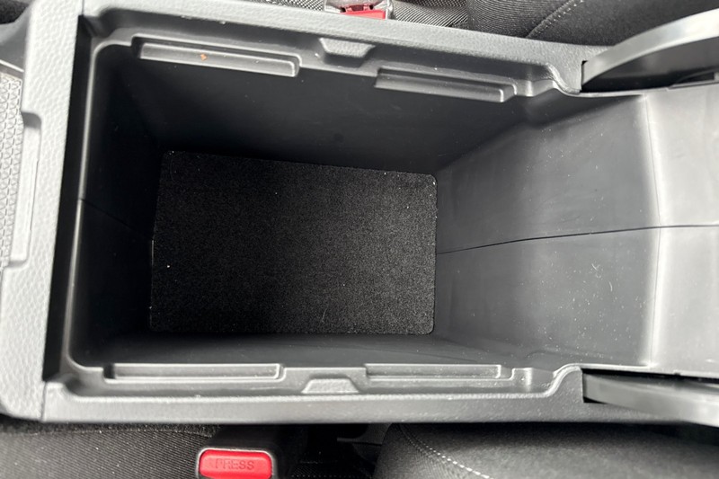 Honda CR-V Vehicle Full-screen Gallery Image 32