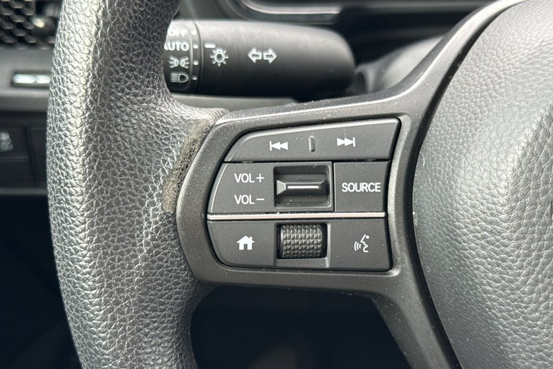 Honda CR-V Vehicle Full-screen Gallery Image 36