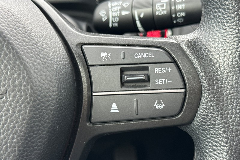 Honda CR-V Vehicle Full-screen Gallery Image 38