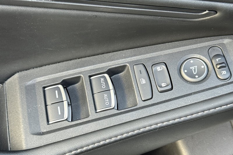 Honda Accord Hybrid Vehicle Full-screen Gallery Image 12