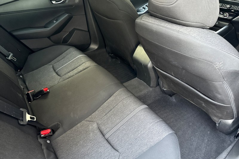 Honda Accord Hybrid Vehicle Full-screen Gallery Image 17